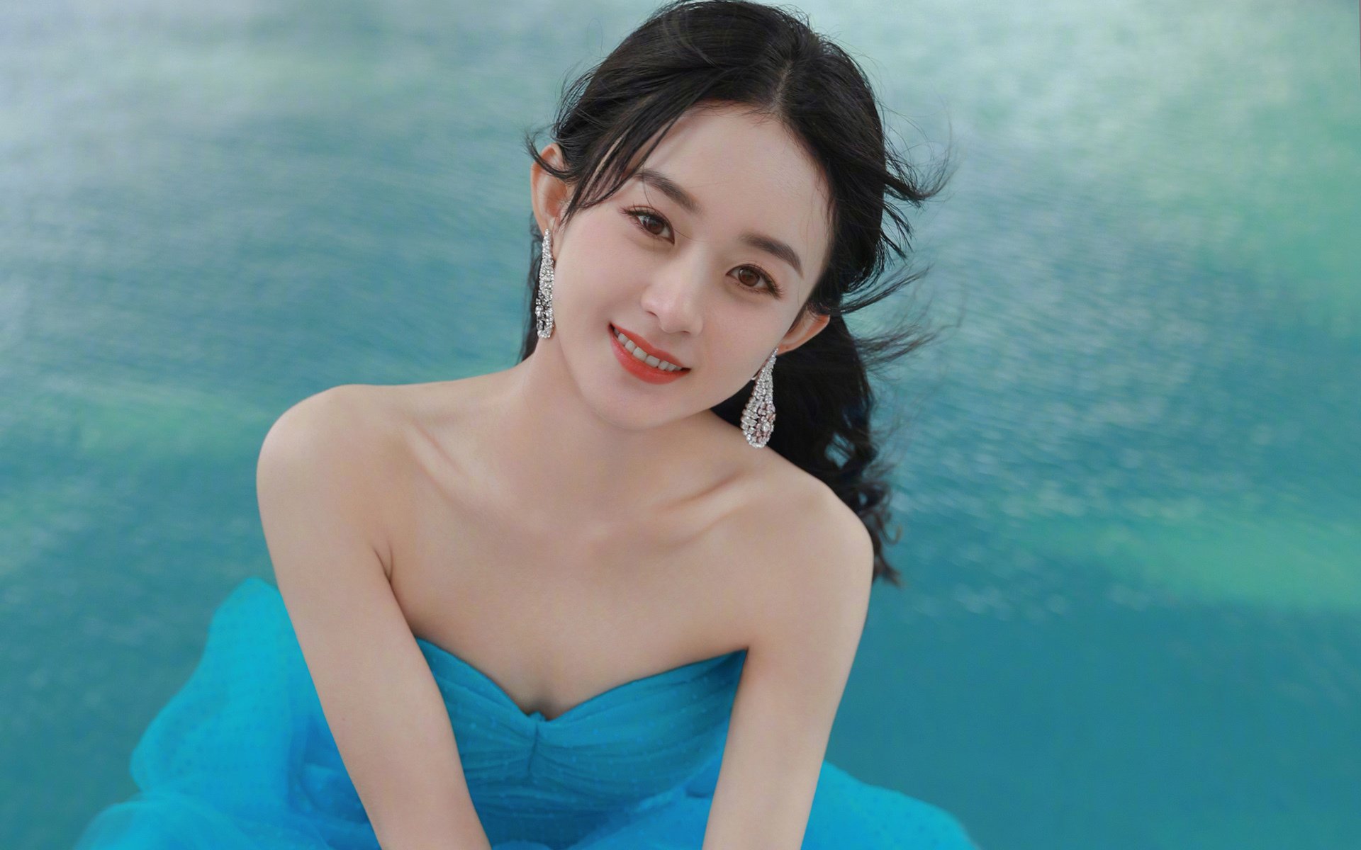 KAIYUN 中国大陆-76人投篮教练现场调整球员手型改善出手质量，76人队战术