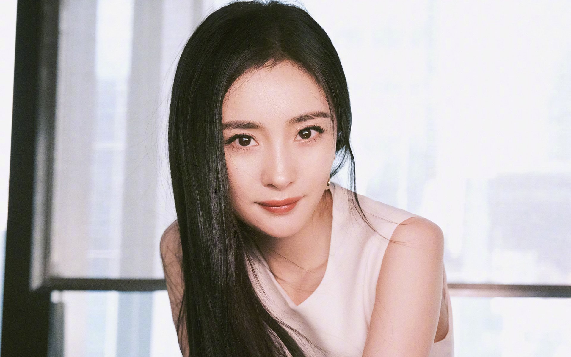 KAIYUN 中国大陆-76人投篮教练现场调整球员手型改善出手质量,76人队战术