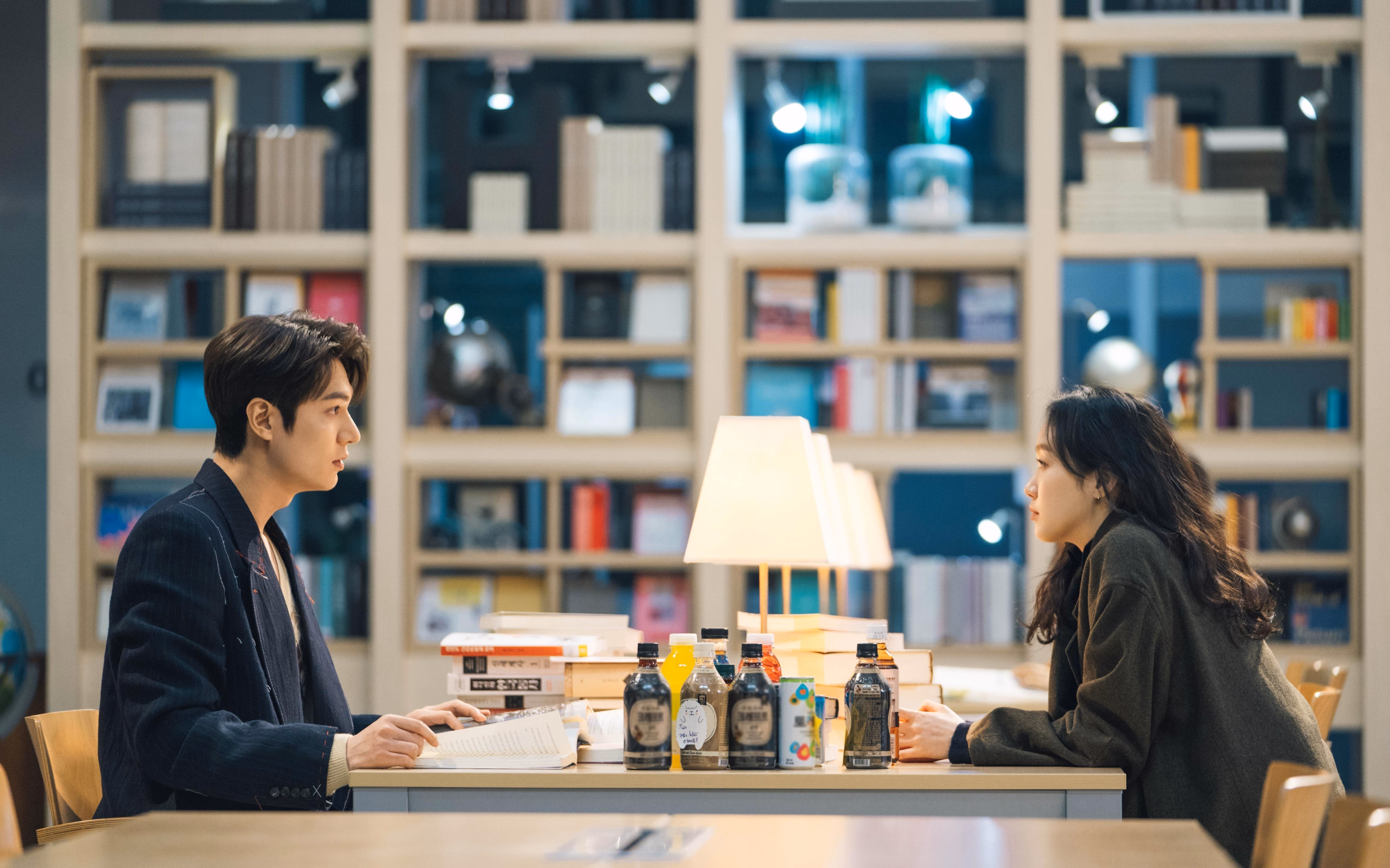 kaiyun体育综合-欧洲杯决战现场:战术布局中的巧妙突破,欧洲杯最精彩的决赛